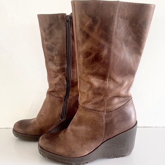 alanni Shoes - Alanni Leather Boot in a Beautiful Cognac Color, Size 7.5.
